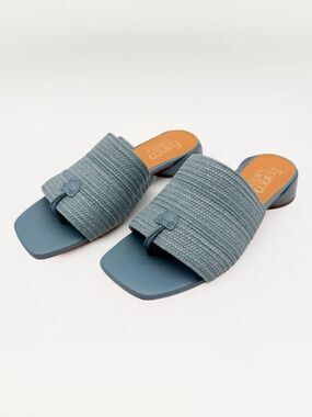 Franco Sarto Loran Woven Square Toe Thong Slide Sandals Textured Blue 5 NEW